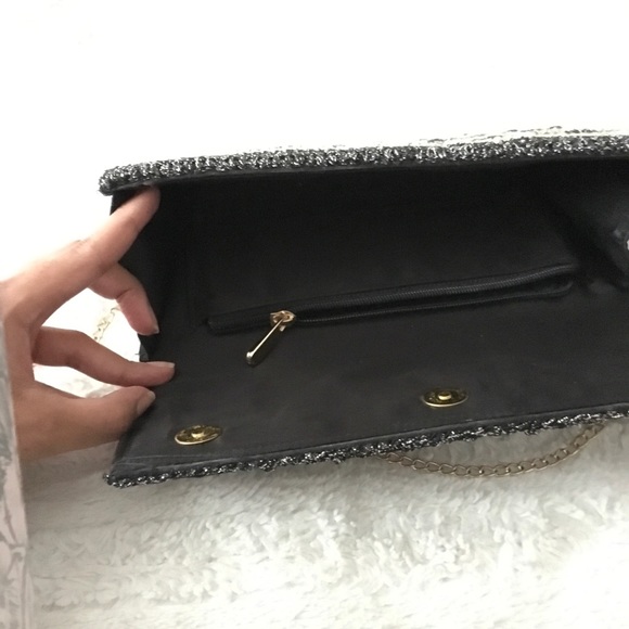 3/$30 Vintage Metallic Gold + Black Clutch/Purse - Picture 6 of 6